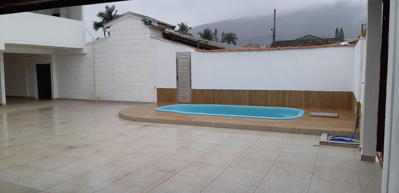 0006.06 -Maranduba - Chale -2 Dorm - 8 Pess - 3 Quadras Do Mar - Piscina Coletiva - Wifi Churrasqueira,Ar Condicionado 乌巴图巴 外观 照片