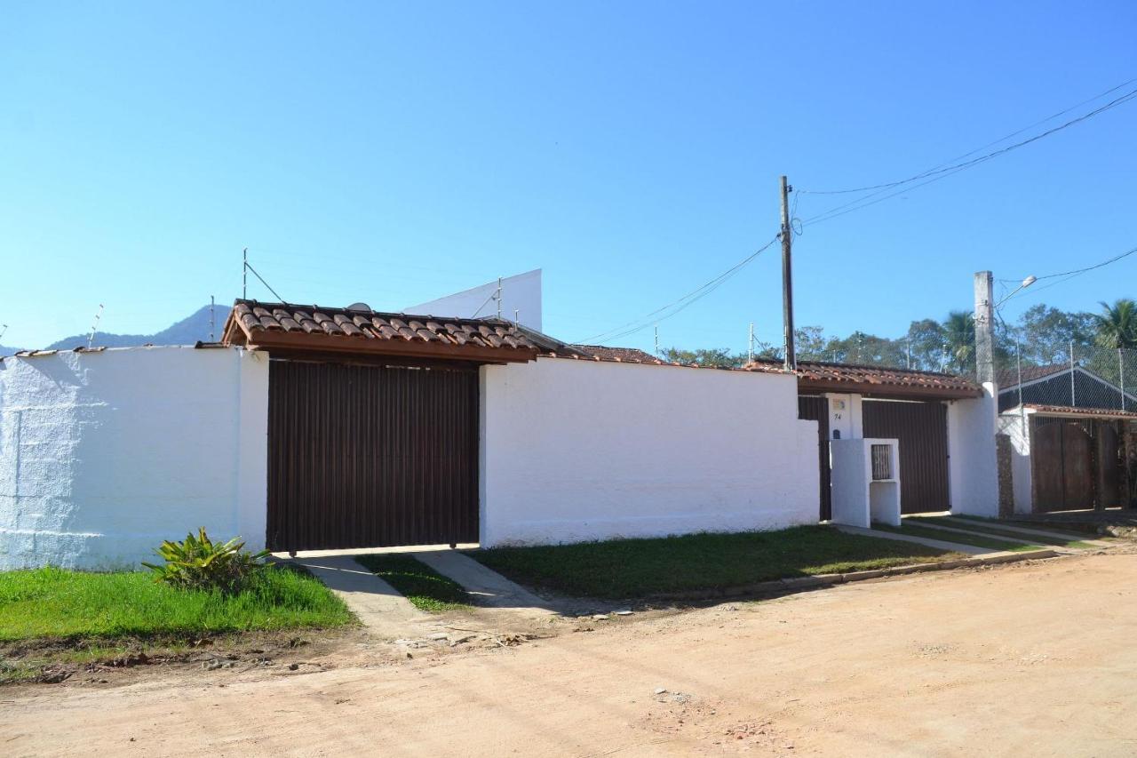 0006.06 -Maranduba - Chale -2 Dorm - 8 Pess - 3 Quadras Do Mar - Piscina Coletiva - Wifi Churrasqueira,Ar Condicionado 乌巴图巴 外观 照片