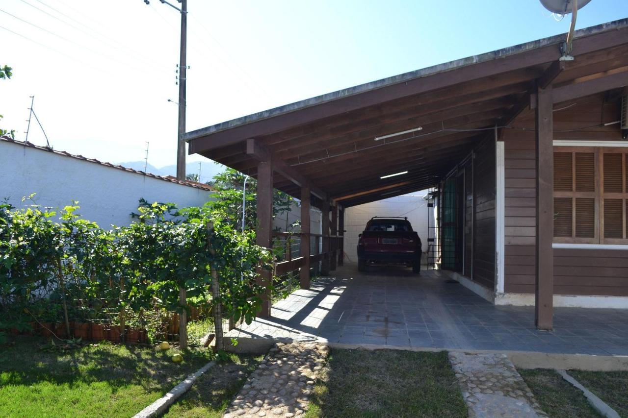 0006.06 -Maranduba - Chale -2 Dorm - 8 Pess - 3 Quadras Do Mar - Piscina Coletiva - Wifi Churrasqueira,Ar Condicionado 乌巴图巴 外观 照片