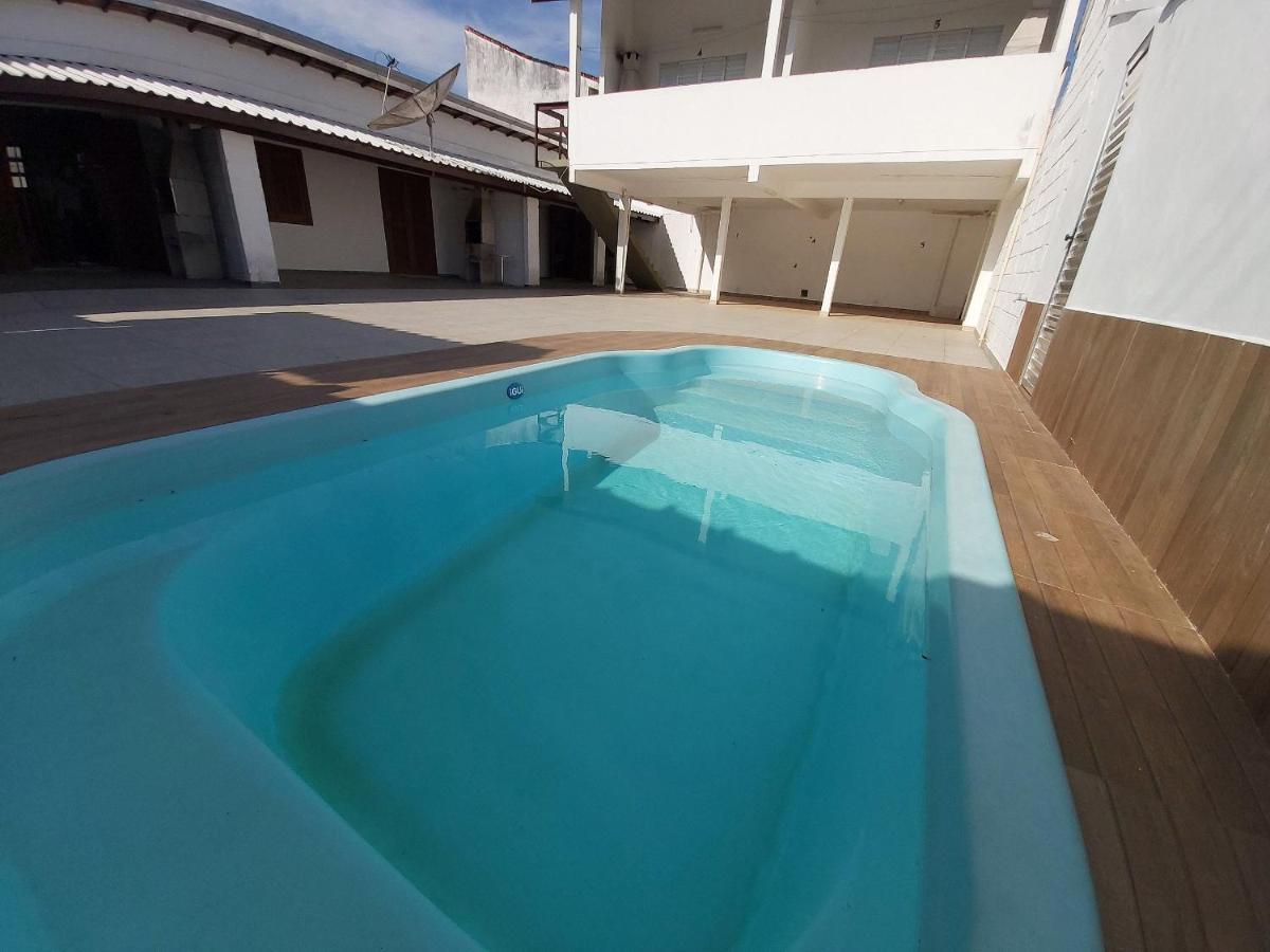 0006.06 -Maranduba - Chale -2 Dorm - 8 Pess - 3 Quadras Do Mar - Piscina Coletiva - Wifi Churrasqueira,Ar Condicionado 乌巴图巴 外观 照片
